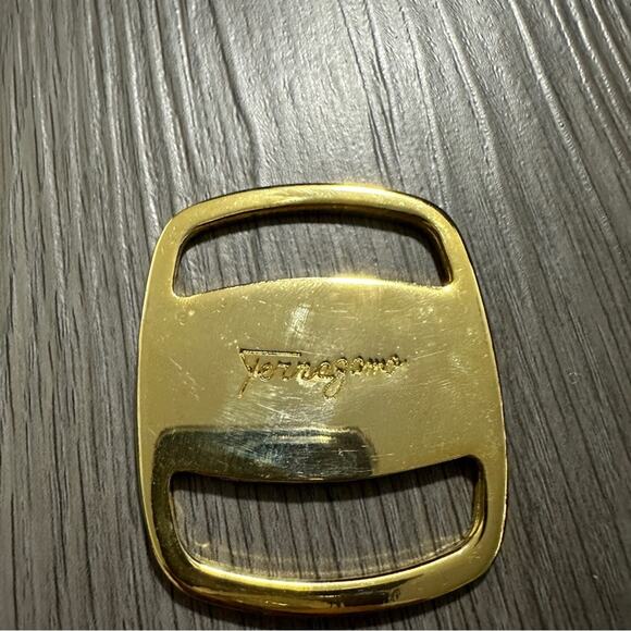 Salvatore Ferragamo Gold Plated Wide Metal Buckle - Picture 3 of 3